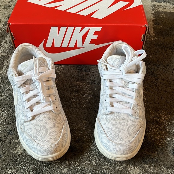 Nike Dunk Low White Paisley - Picture 3 of 5